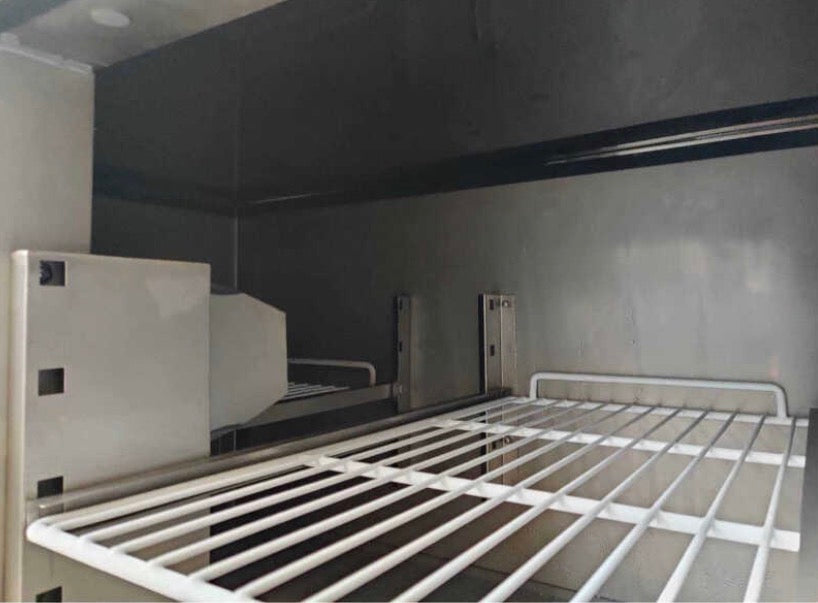 Belegstation / Zubereitungstisch mit Granitoberfläche 2-türig